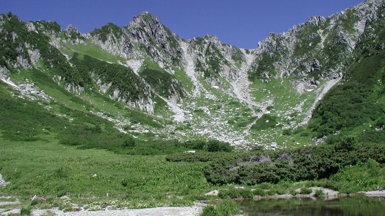 長野県駒ケ根市の景勝地千畳敷カールの画像