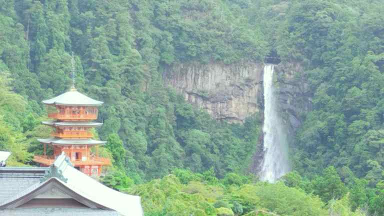 那智の滝と三重塔