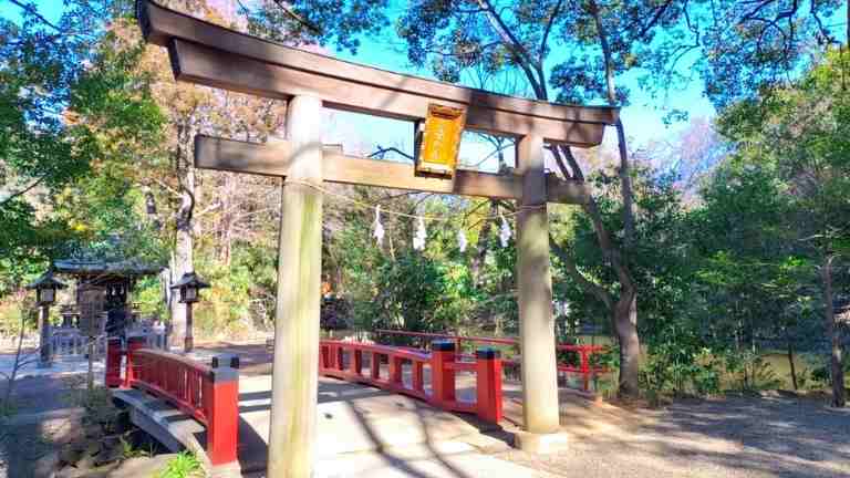 宗像神社の鳥居と橋