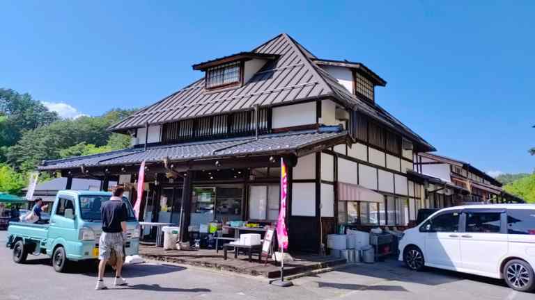 管理棟兼手打ちそばのお店