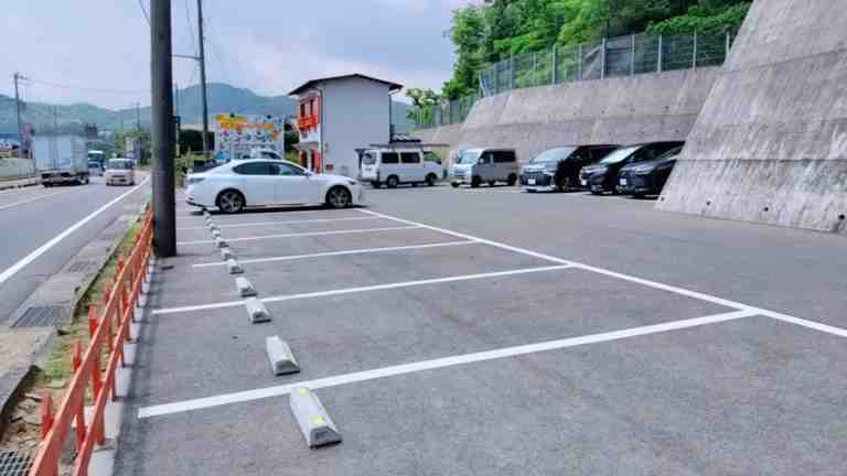 神社の駐車場の様子