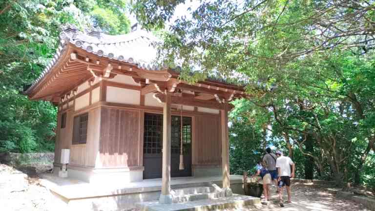 大泉寺奥之院不動堂