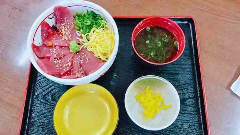 マグロ丼