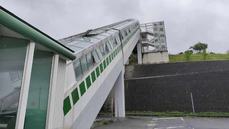 佐久平ハイウェイオアシスへつながるエスカレーター