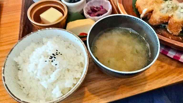 御飯と味噌汁