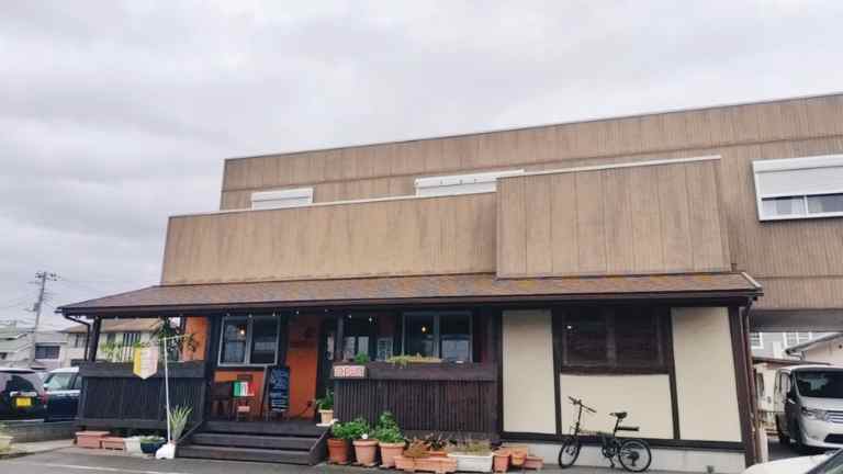 あんぷらっと外観