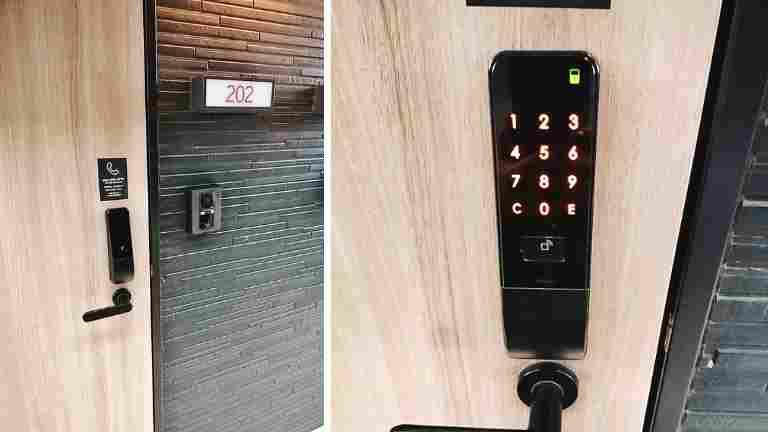 入口のキーボタン